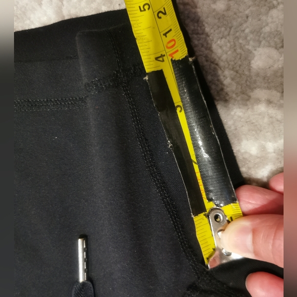 Lululemon shorts - Picture 4 of 4